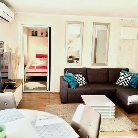 Bionda - Seafront Apartment Zaboric