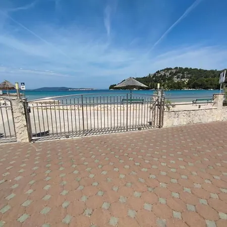 Bionda - Seafront Apartment *