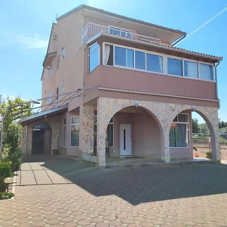 Bionda - Seafront Apartment Zaboric